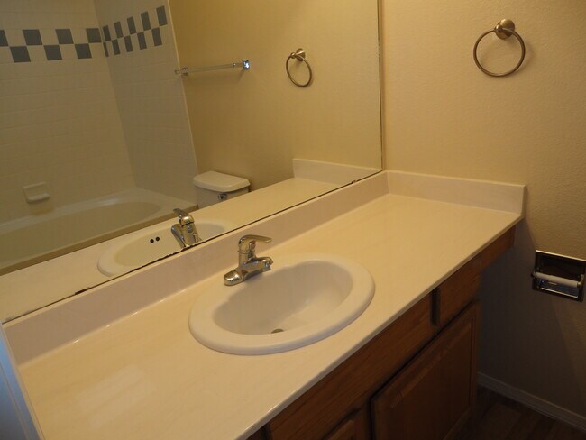 Building Photo - 6801 Augusta Hills Dr NE