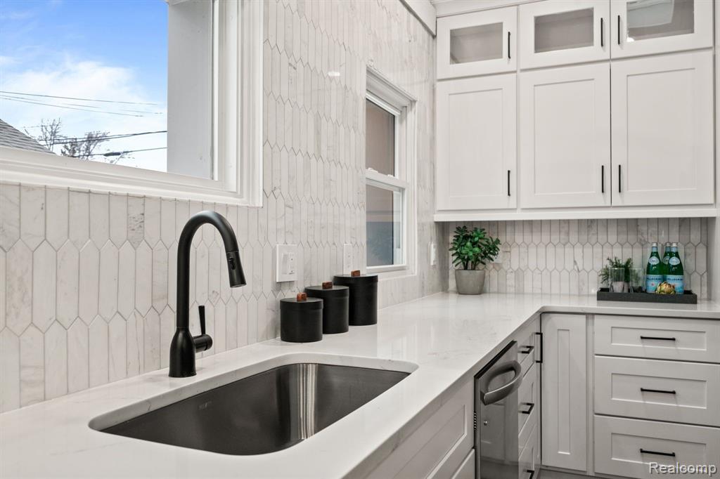 Building Photo - 1466 Rossdale Dr