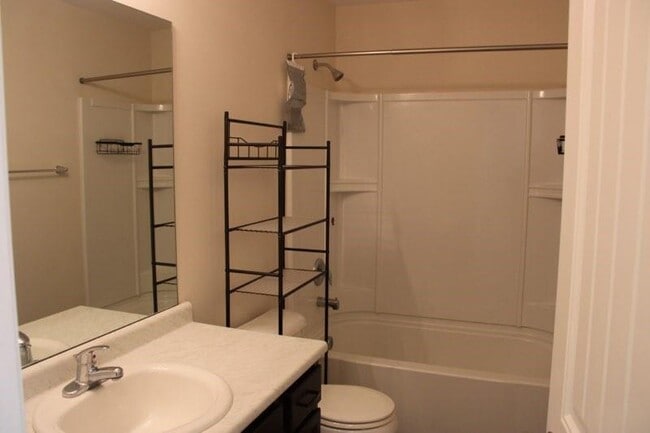 Building Photo - 234 Beckingham Dr