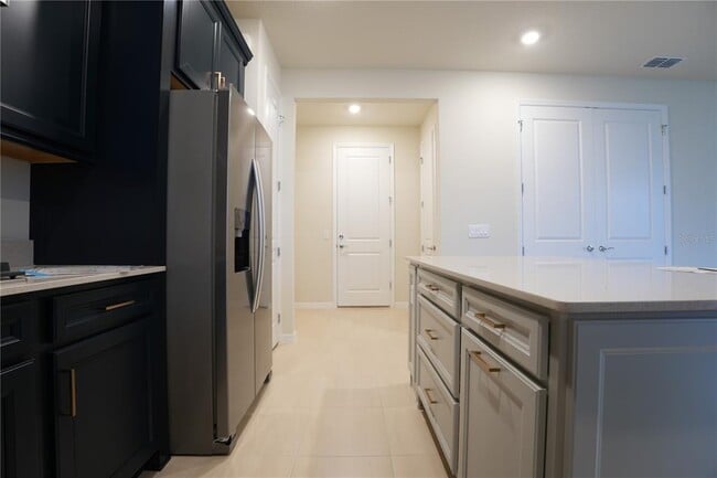 Building Photo - 268 Summer Pne St