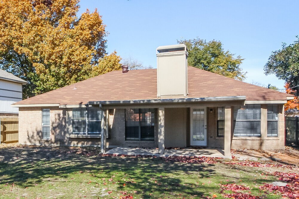 Building Photo - 2506 Arapaho Dr