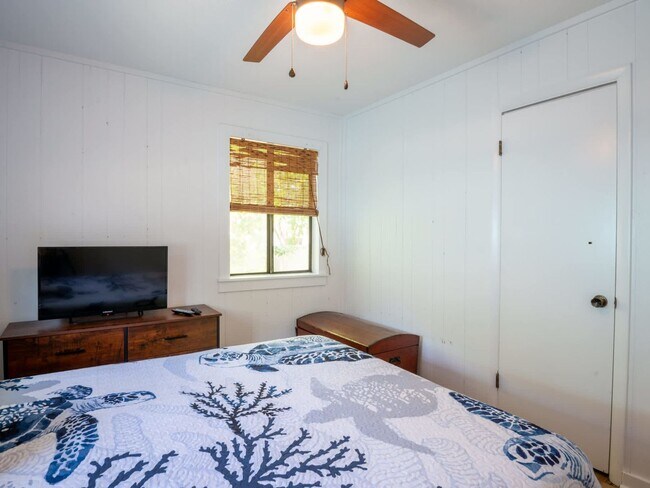Building Photo - OFF-SEASON MONTHLY BEACH LIVING AWAITS!