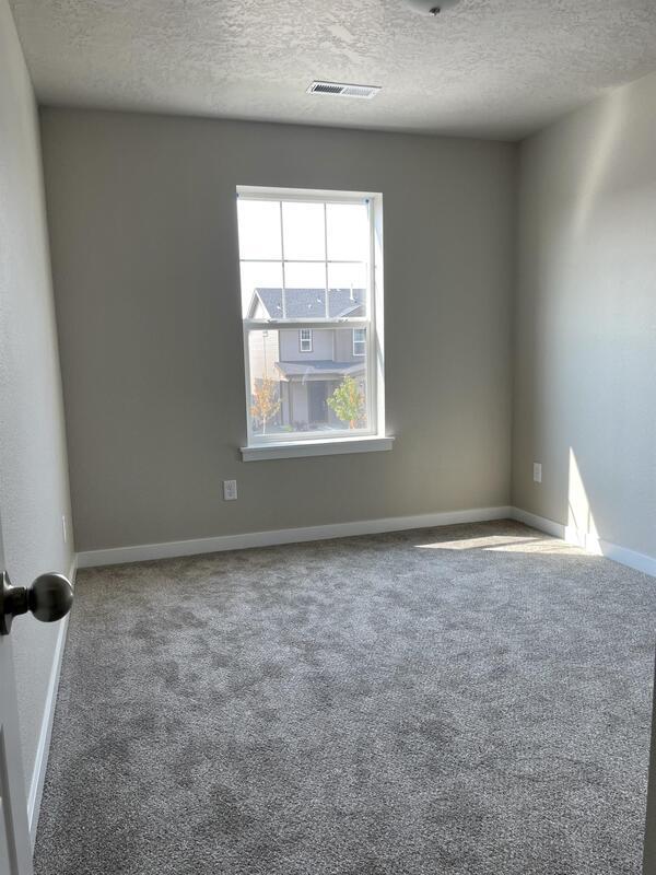 Building Photo - 5978 S Carlburg Ave