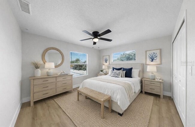 Building Photo - 6515 Santiago Ct