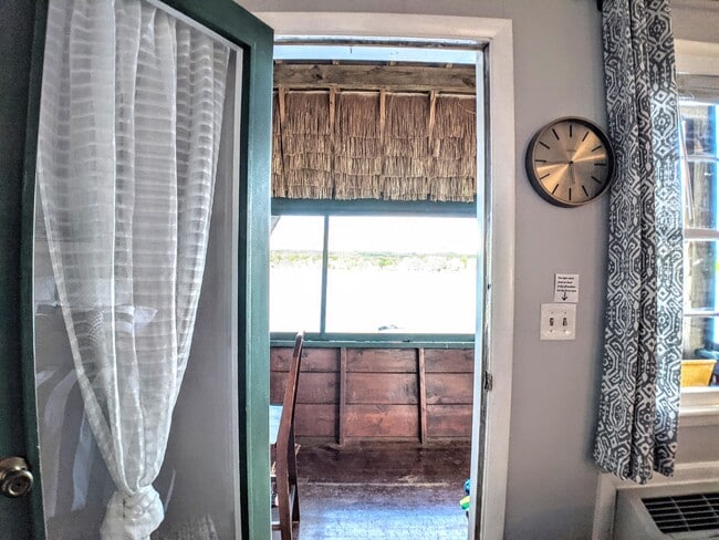 Building Photo - 885 Laconia Rd