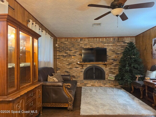 Building Photo - 2900 S Vassar St