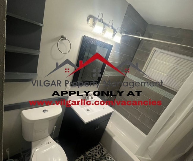 Building Photo - BEAUTIFUL 3 bedroom, 1 bath house in Gary ...