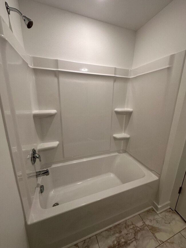 Building Photo - 700 Dreamers Private Ln