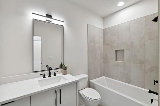 Building Photo - 536 Highland Ave NE