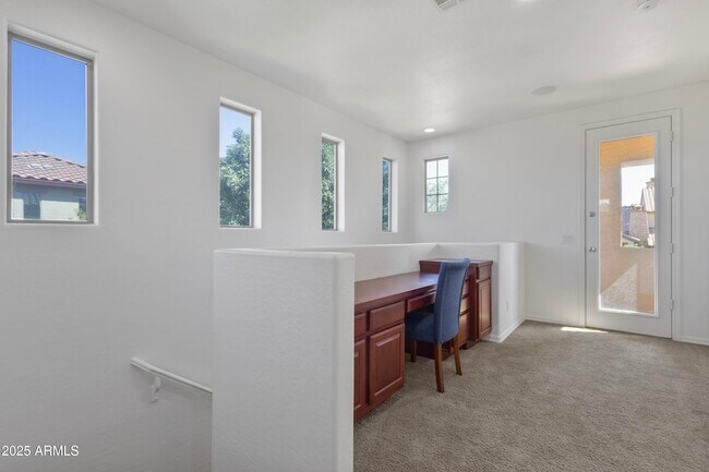 Building Photo - 785 W Village Pkwy
