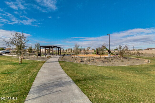Building Photo - 1346 E Glass Ln