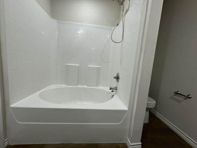 Building Photo - 108 Lowes Blvd