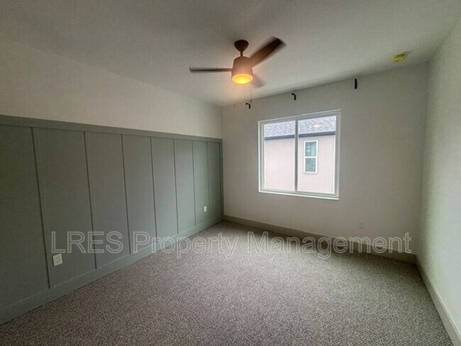 Building Photo - 722 Ellwood Ave