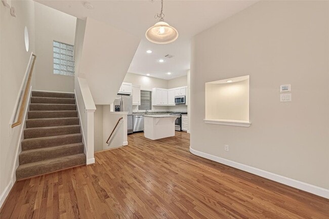 Building Photo - 11504 Main Pine Dr