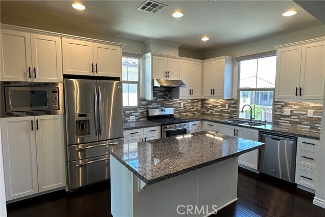 Building Photo - 136 Borrego