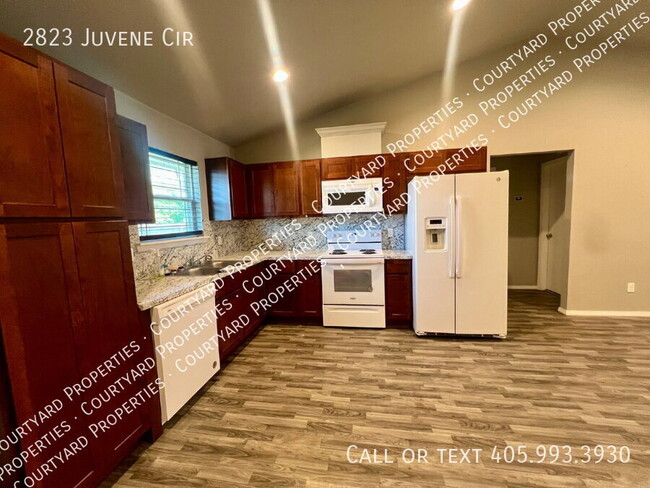 Building Photo - 2823 Juvene Cir