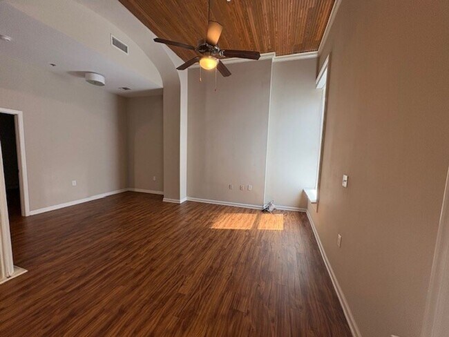 Building Photo - 478 Poplar St