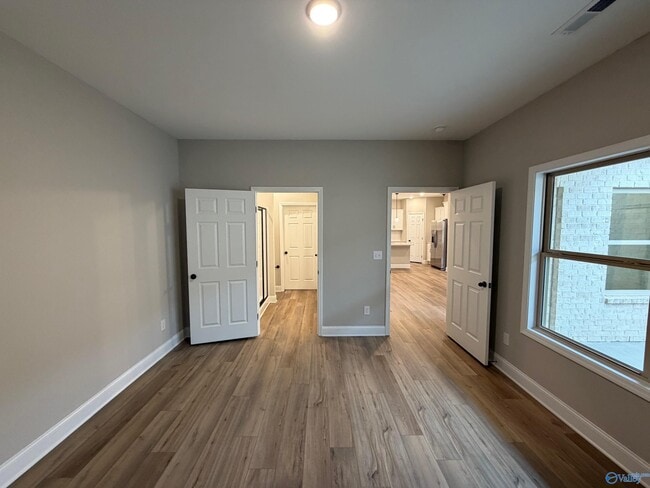 Building Photo - 433 Lando Cain Rd