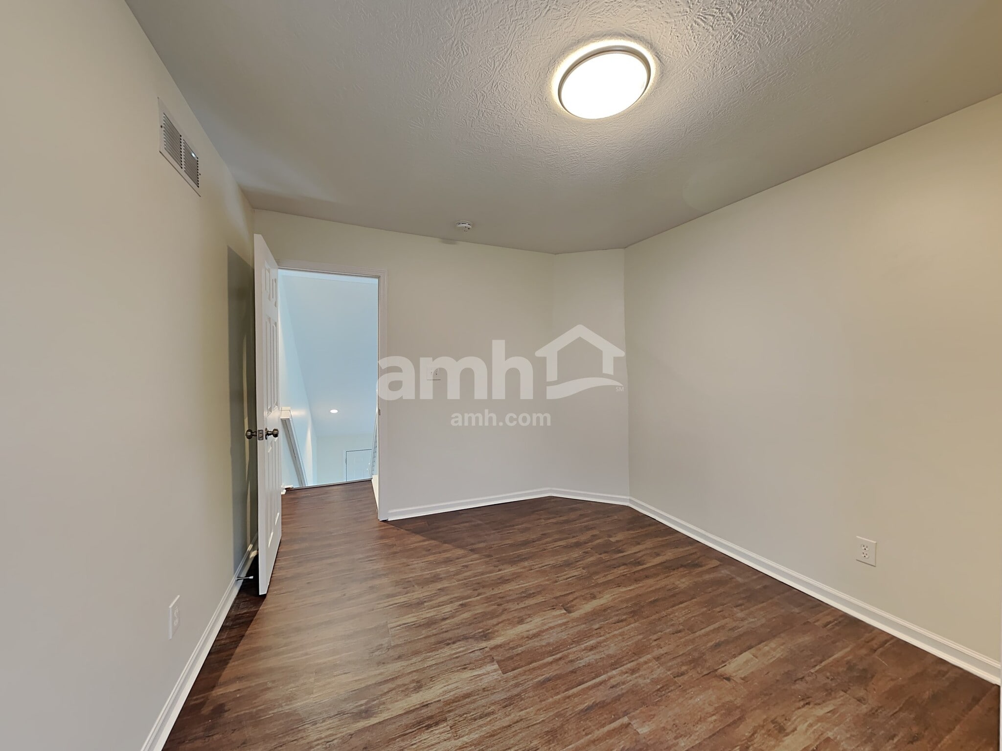 Building Photo - 1531 Mallard Cir E