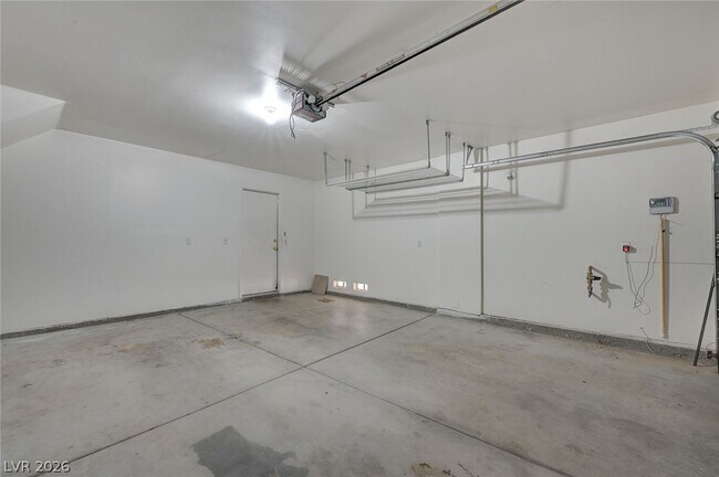 Building Photo - 8752 Raindrop Canyon Ave