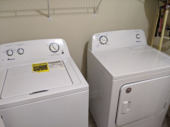 Building Photo - 1325 Bunker Hill Dr