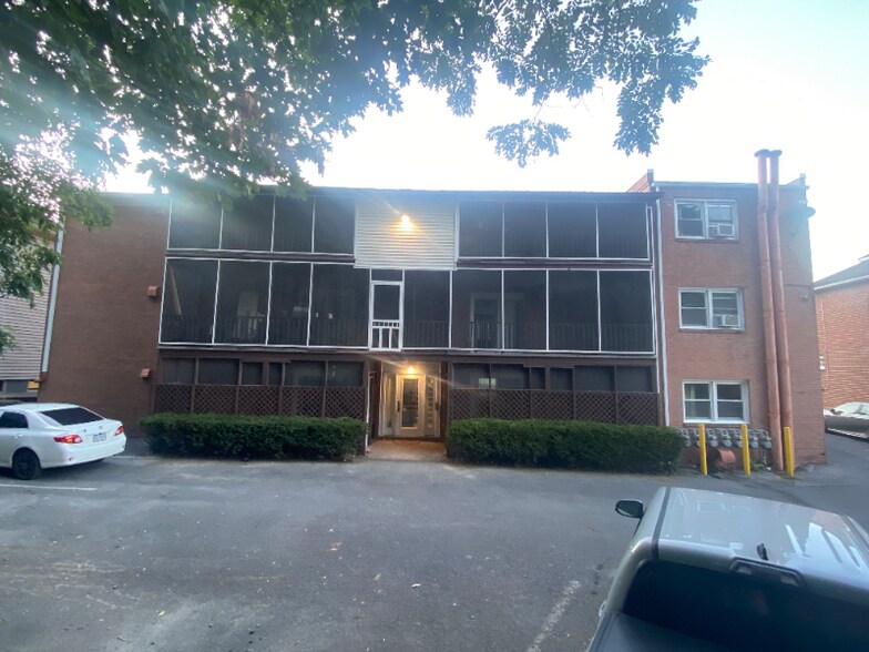 Building Photo - 700 Fayette St