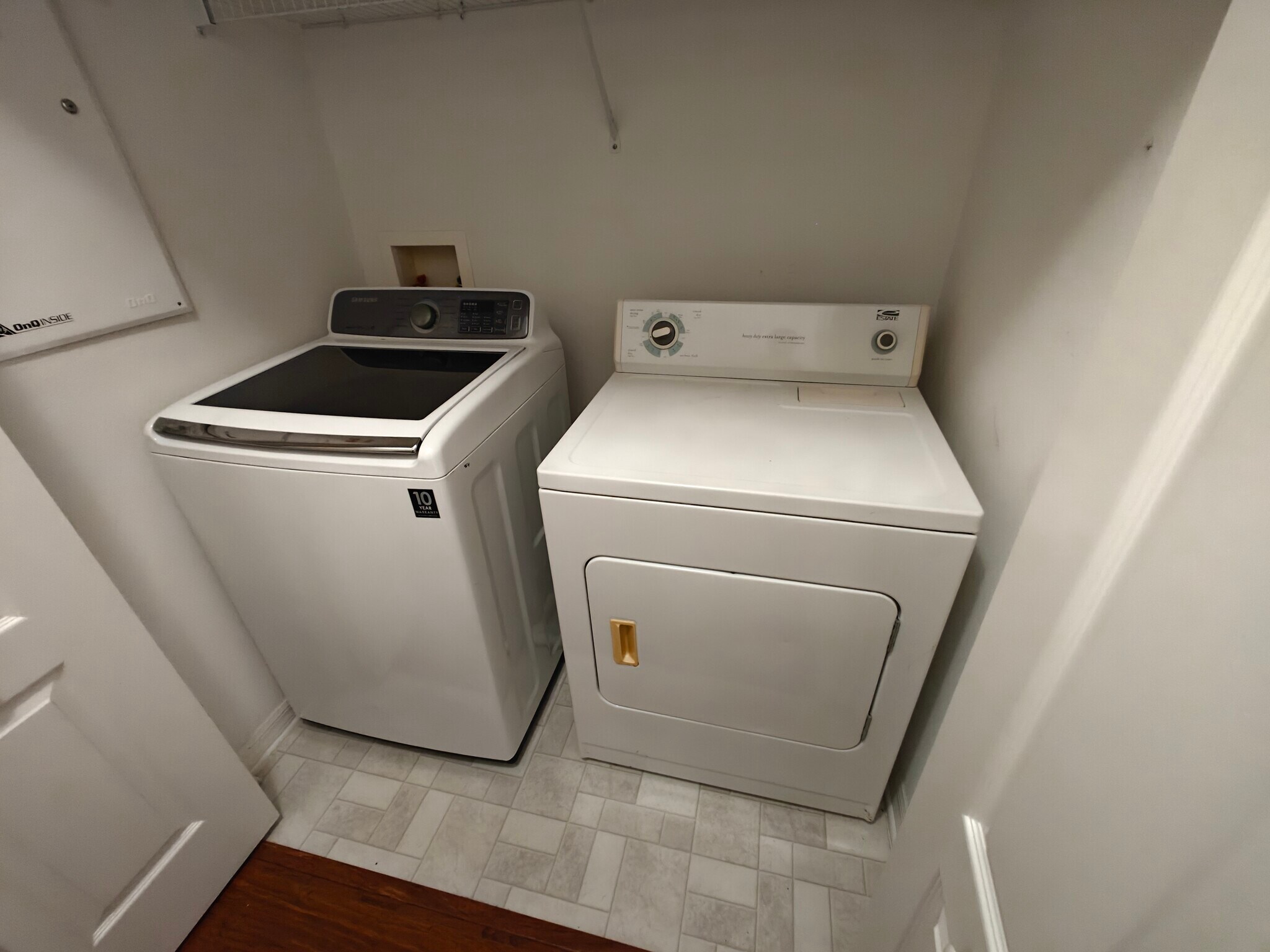 Building Photo - 5864 Fishhawk Ridge Dr