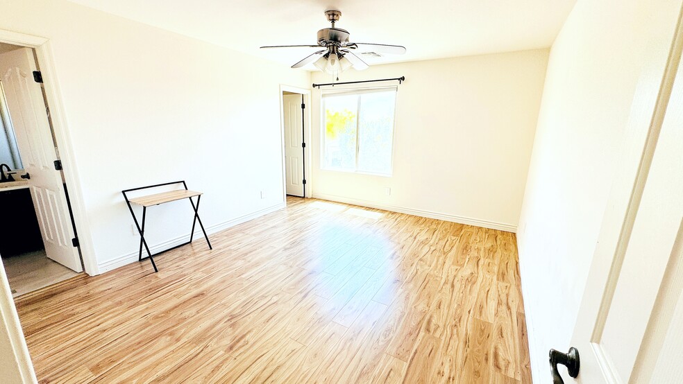Building Photo - 2533 W Brisa Dr