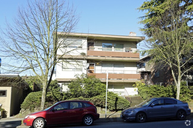 Primary Photo - 4133 California Ave SW