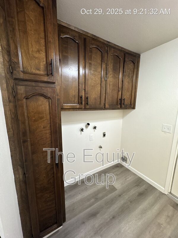 Building Photo - 951 Orangewood Ct