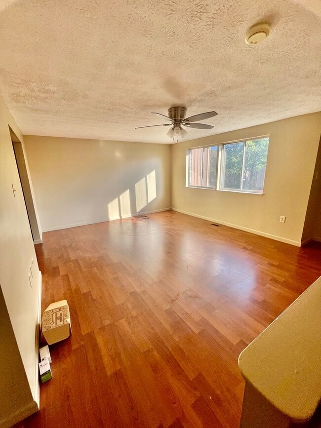 Building Photo - 3 Bed 1.5 Bath- Bridgeville PA