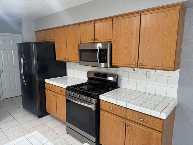 Building Photo - 245 Rambler Rose Ln