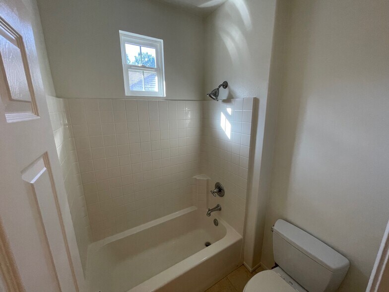 Building Photo - 3351 Via Trentino