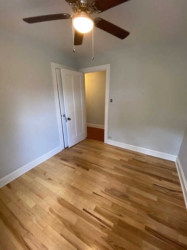 Building Photo - 7434 N Seeley Ave