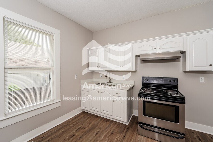 Building Photo - 8028 Rugby Ave