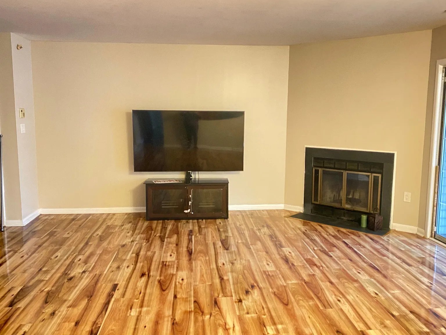 Building Photo - 105 Olympic Ct