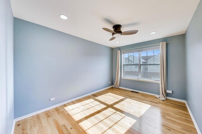 Building Photo - 2366 N Moseley Ct