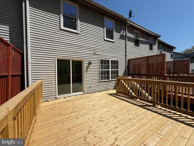 Building Photo - 4 Bright Star Ct