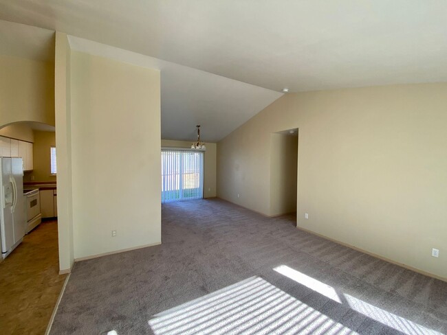 Building Photo - 948 E St