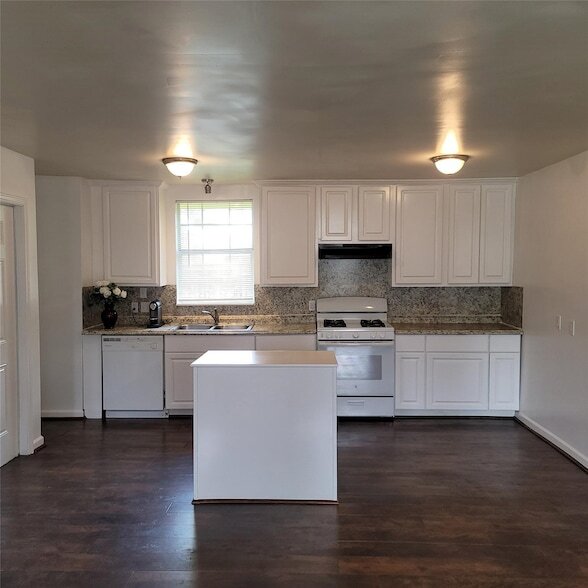 Building Photo - 5103 Willow Glen Dr