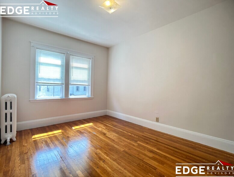 Building Photo - 62 Boyd St