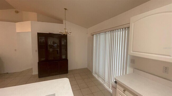 Building Photo - 32 Almond Dr