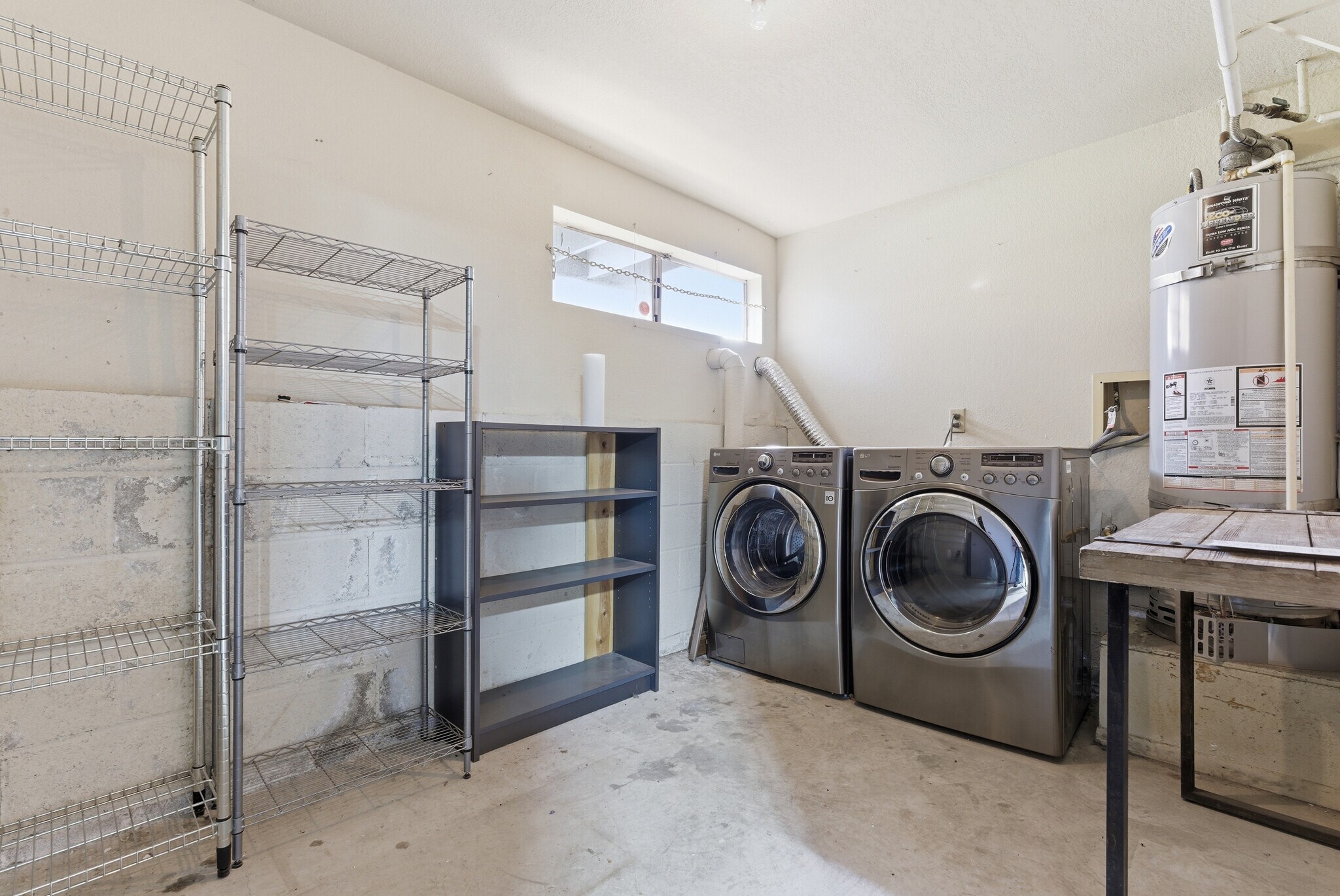 Building Photo - 1083 1/2 W Kensington Rd