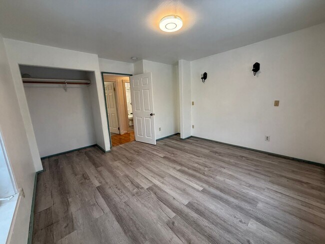 Building Photo - Parham McCormick Rd