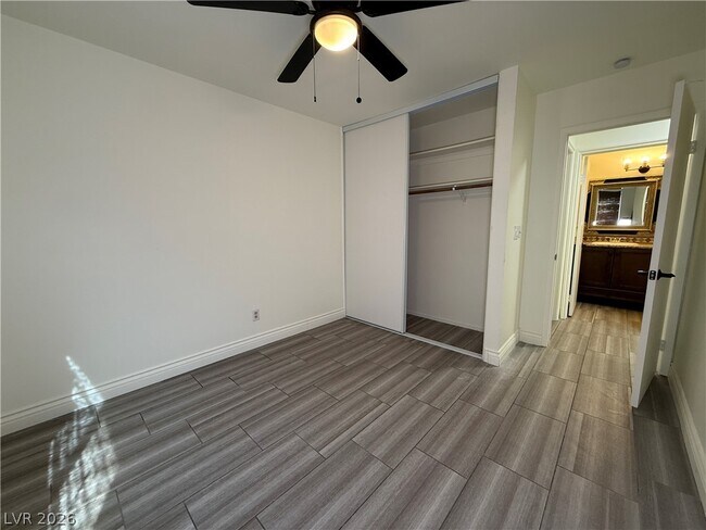 Building Photo - 4308 Apex Dr