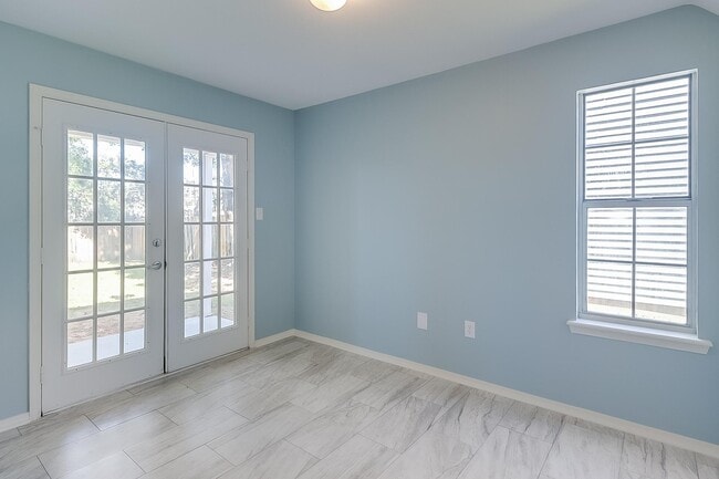 Building Photo - 1714 James Buchanan Dr