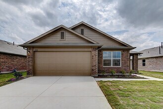 Building Photo - Gorgeous 4 Bed/3 Bath in Pioneer Crossing!