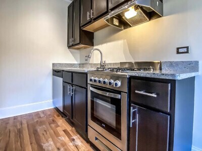 Building Photo - 4747 N Hermitage Ave