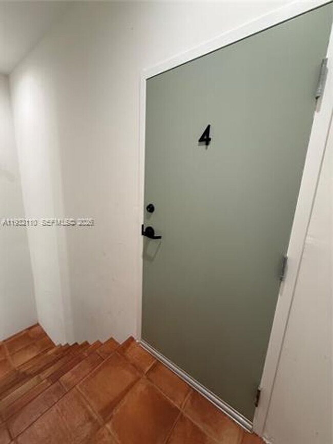 Building Photo - 1786 SW 9th St