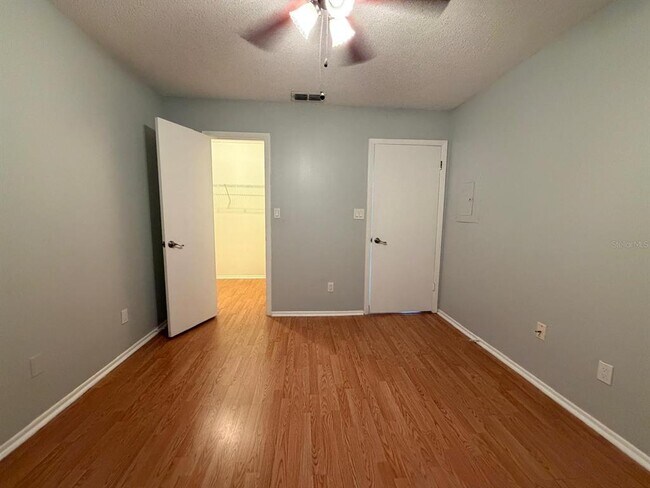 Building Photo - 8643 Mallard Reserve Dr